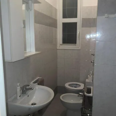 Piazza Bottini Lambrate Fs E M2 Milaan